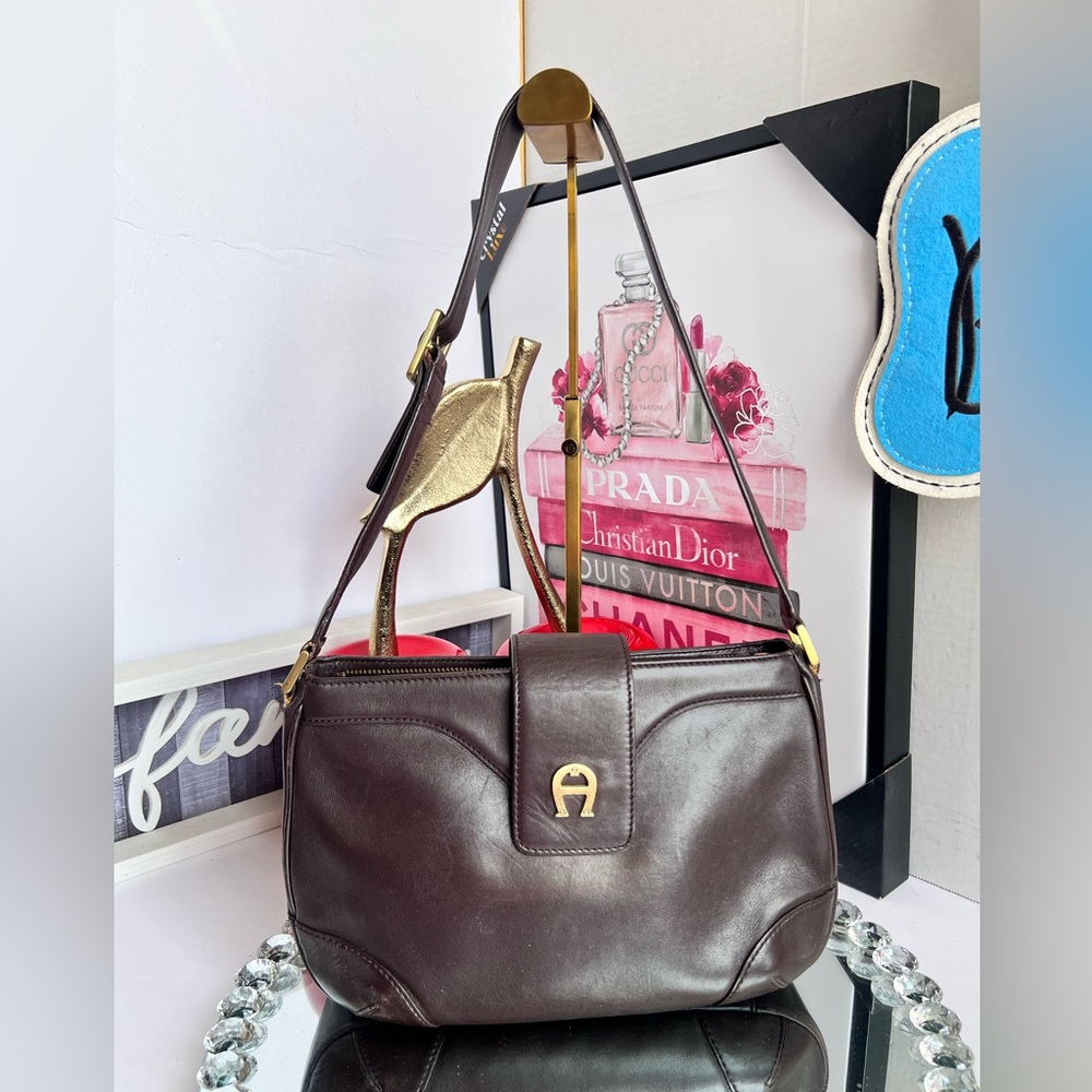 Etienne Aigner Vintage  chocolate leather Multiple Pockets Zipper shoulder bag
